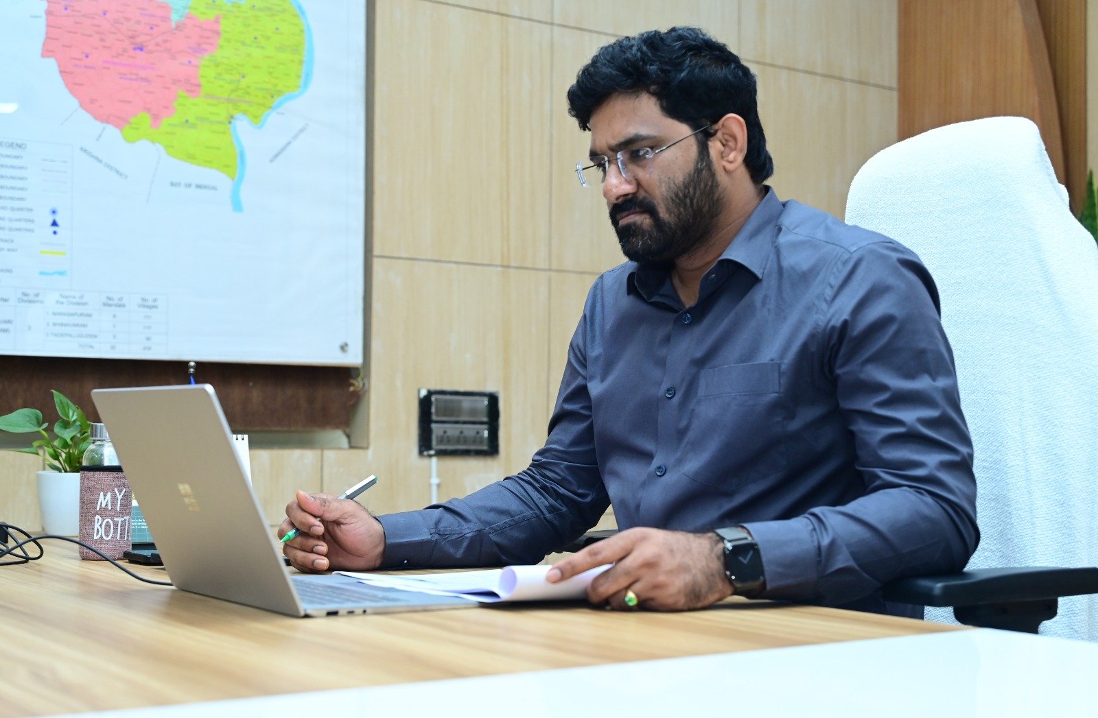 రీ సర్వేను పూర్తిచేయాలి: జేసీ పాలకొల్లు, (వార్తాపత్రిక) జనవరి -28: